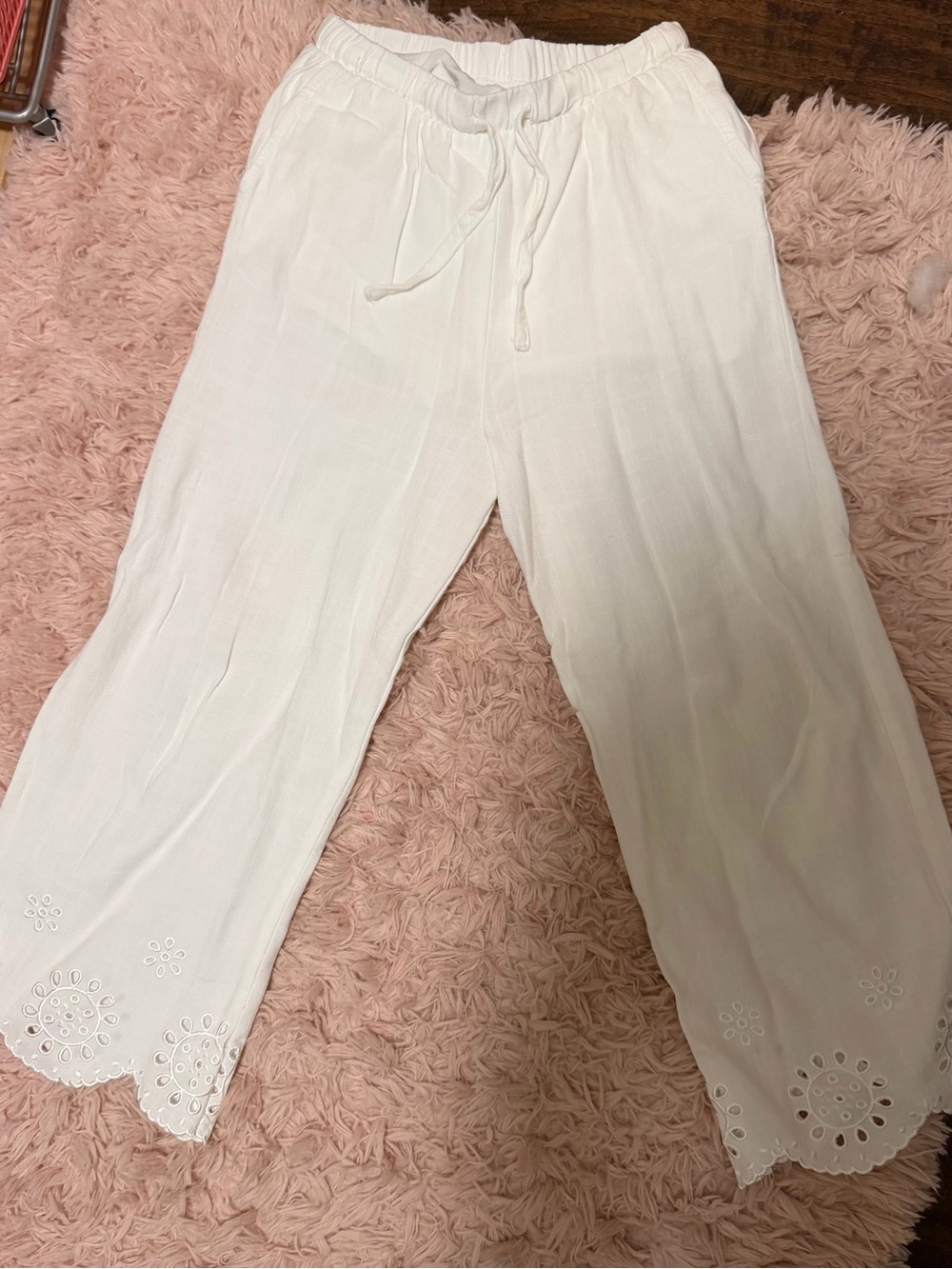 Women’s White Eyelet Hem Wide-Leg Pants